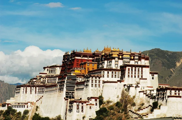 Пейзаж Знаменитого Дворца Потала Лхаса Тибет — стоковое фото