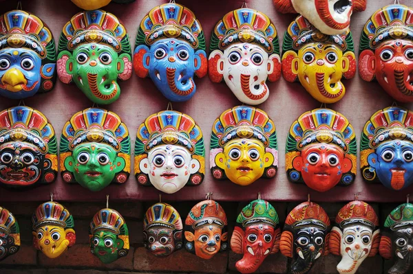Άποψη Της Σωρούς Από Πολύχρωμες Μάσκες Στο Κατμαντού Του Νεπάλ — Φωτογραφία Αρχείου