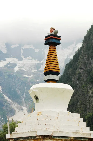 Ορόσημο Της Ένα Λευκό Βουδιστική Στούπα Στην Κίνα Shangrila — Φωτογραφία Αρχείου