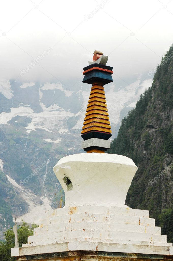Landmark of a white buddhist stupa in Shangrila China