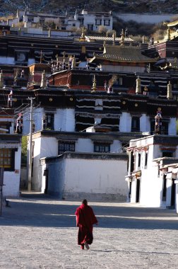 ünlü tarihi Tibet rahipleri yerlerinden