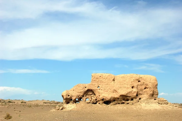 在沙漠中一座古老城堡的遗迹 — 图库照片