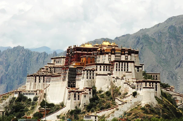 Palácio Potala em Lhasa Tibete — Fotografia de Stock
