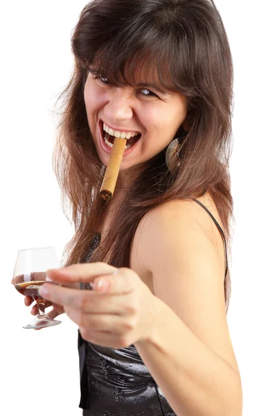 Porträt einer rauchenden Frau auf weißem Hintergrund — Stockfoto