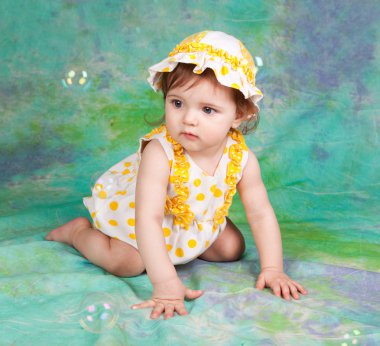 Turuncu ile küçük kız