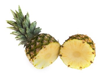 Ananas ikiye bölünmüş.