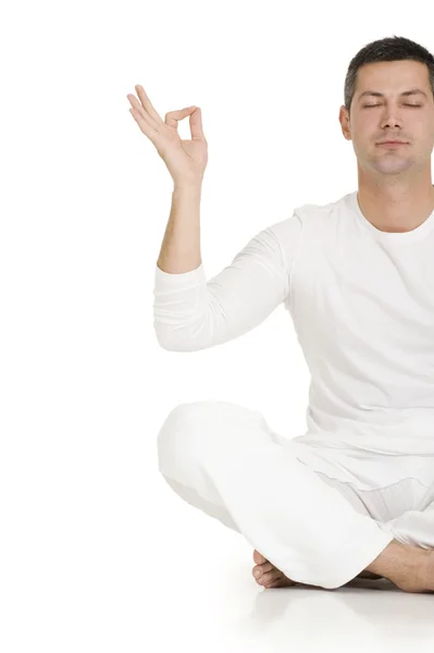 Muž Oblečený Bílém Sedí Podlaze Cvičení Jógy — Stock fotografie