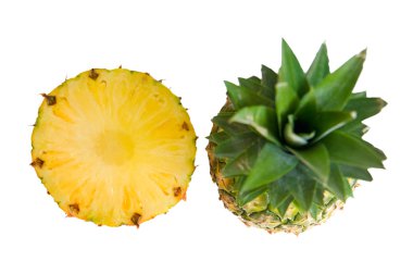 Ananas ikiye bölünmüş.