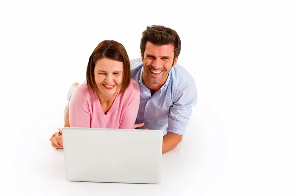 Couple with laptop — Stock Photo, Image