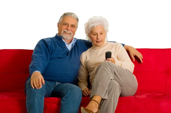 Älteres Ehepaar auf dem Sofa — Stockfoto