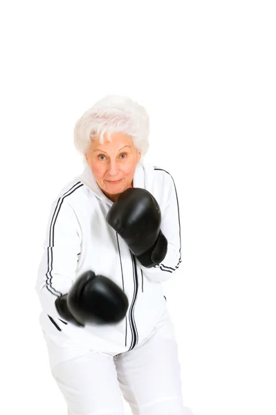 Femme âgée avec gants de boxe — Photo