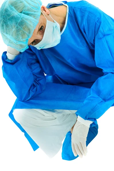 Женщина-хирург обеспокоена — стоковое фото