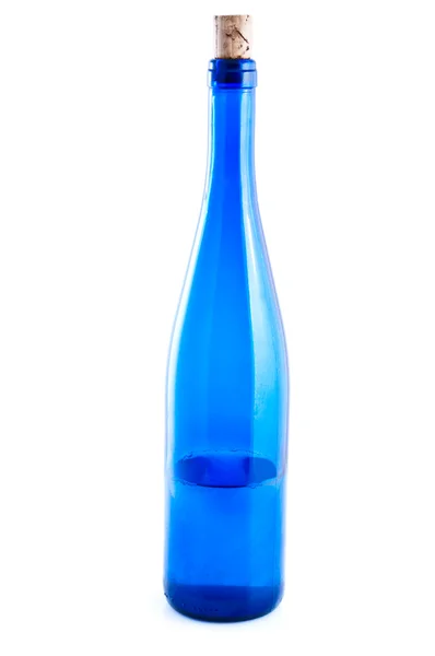 Garrafa Vinho Azul Sobre Fundo Branco — Fotografia de Stock