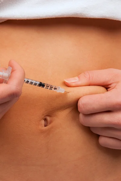 Diabetes insulina paciente fazendo injeção de insulina — Fotografia de Stock