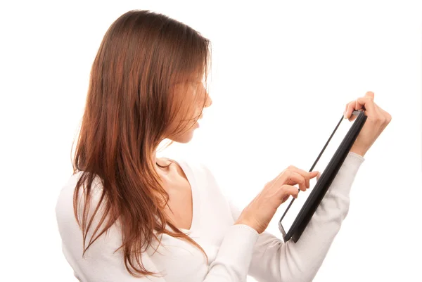 Frau tippt auf elektronischem Tablet Touchpad — Stockfoto