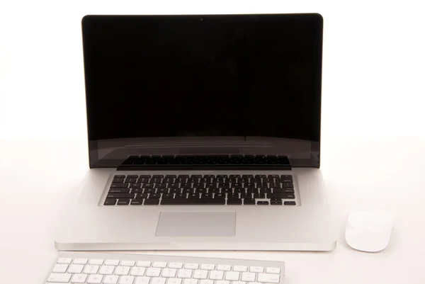 Открытый Ноутбук Современной Стильной Беспроводной Клавиатурой Мышью Сенсорной Панелью Белом — стоковое фото