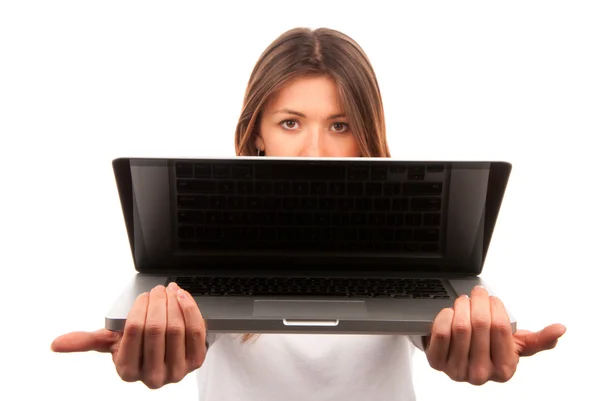 Frau schenkt einem Kunden neuen Laptop Stockbild