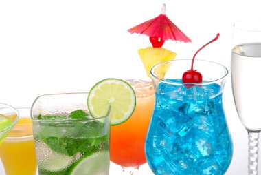 Popular cocktails with alcohol. Many different type of cocktail drinks. Blue hawaiian, Mojito; Mai tai, Martini, champagne glass, margarita garnished with lime, clipart