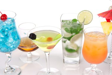 Cocktails with alcohol. Many drinks beverages Blue hawaiian, mojito; Sex on the beach, tropical Martini, tequila sunrise, margarita, and cognac glass, cocktail clipart