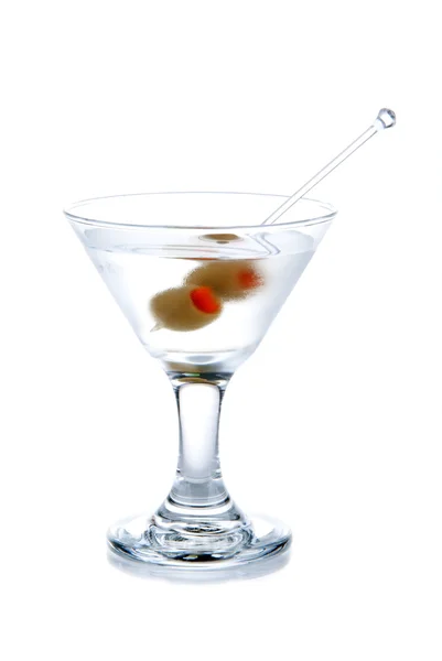 Martini clásico con aceitunas —  Fotos de Stock