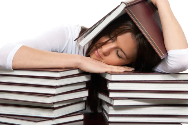 Unatkozó középiskolás vagy lány főiskolai hallgató könyvével — Stock Fotó