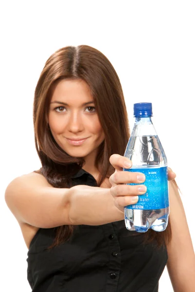 女孩举行的饮用纯净水的瓶子 — 图库照片