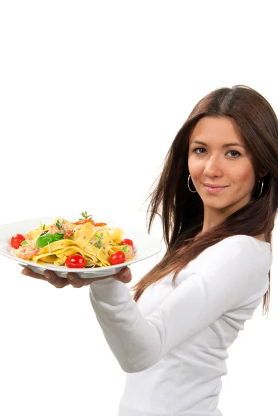 Kobieta trzymać diety krewetki włoskie spaghetti vongole makaron — Zdjęcie stockowe