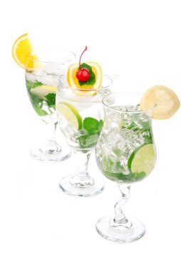 Üç narenciye mojito kokteyller alkol kürek