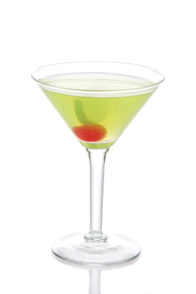 Зеленый коктейль "Космополитен" с водкой — стоковое фото