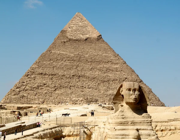 Rachefova pyramida a Sfinga — Stock fotografie