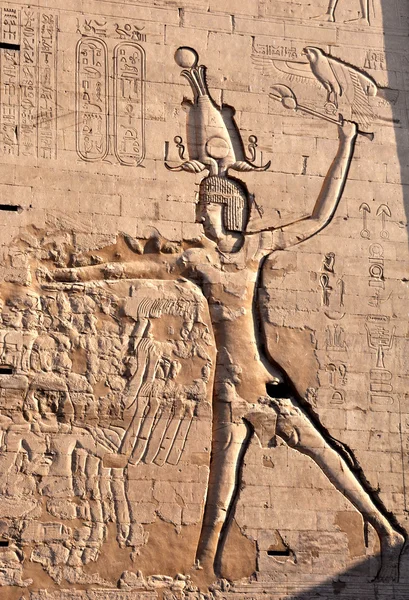 Väggen fragment i egyptiska templet — Stockfoto