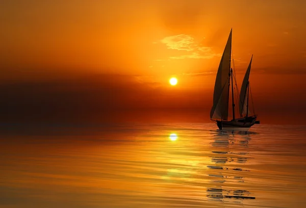 Jachta Moři Při Západu Slunce — Stock fotografie