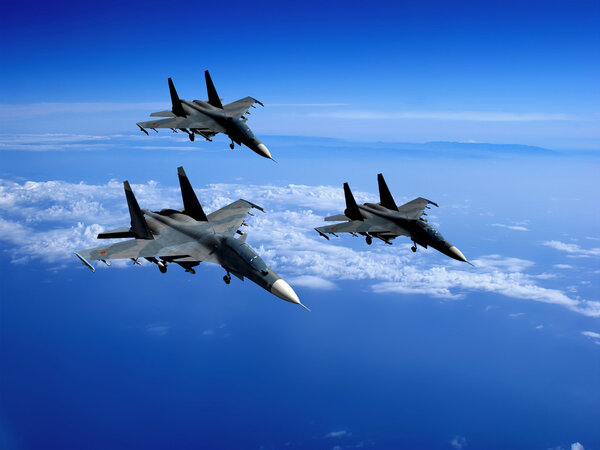 С военными самолетами против неба
