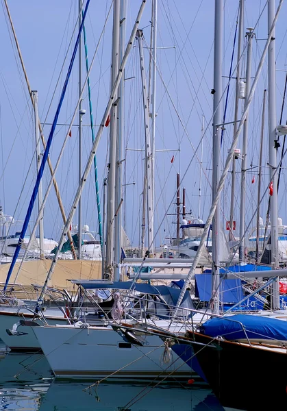 Con Yacht Sono Porto — Foto Stock