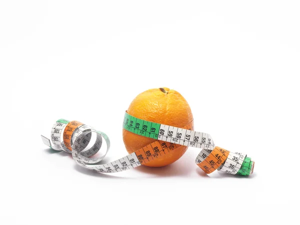 白い背景の上の 1 つのオレンジの新鮮な果物 — ストック写真