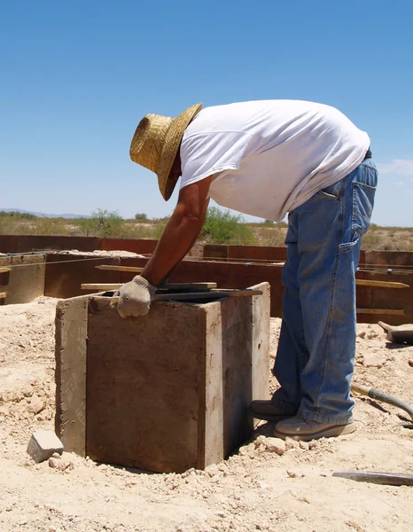 Ein Bauarbeiter Die Müdigkeit Von Der Arizona Hitze — Stockfoto
