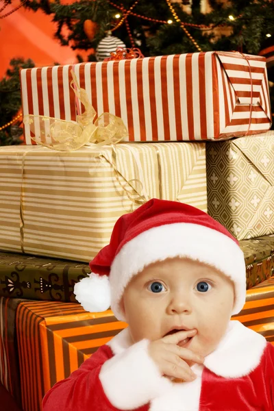 Tomtefar med julklappar — Stockfoto