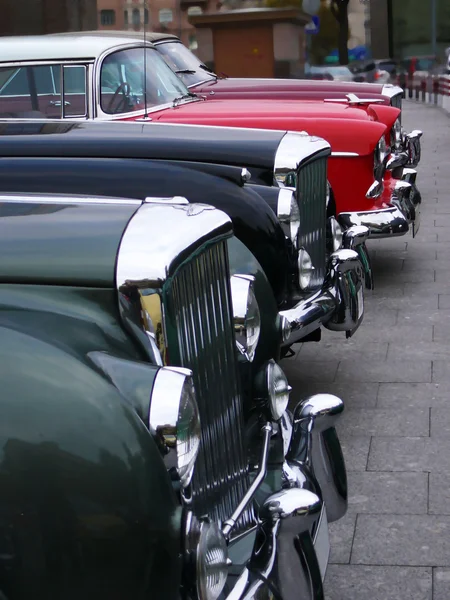 Vintage arabalar kaporta hattı — Stok fotoğraf