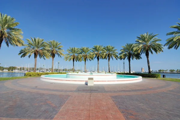 Plaza w st. petersburg na Florydzie — Zdjęcie stockowe
