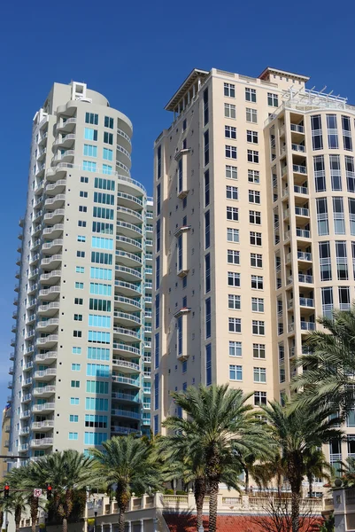 豪华住宅高上升在佛罗里达州圣彼得斯堡 — 图库照片