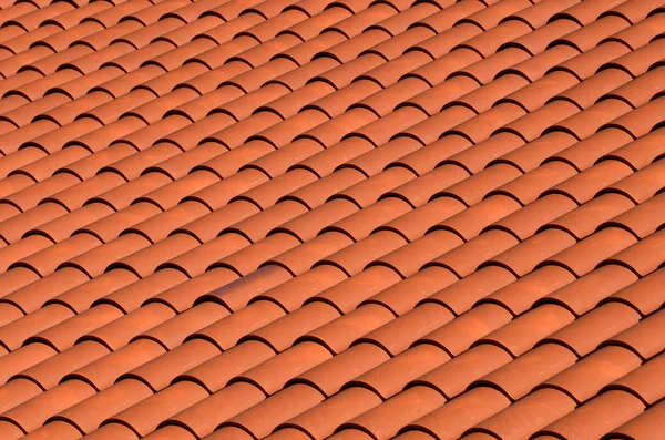 红色的平铺的屋顶 — 图库照片