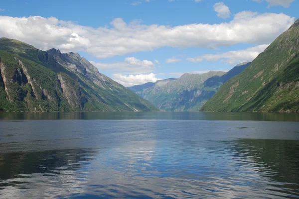 Widok na fiord geiranger w Norwegii, więcej og romsdal — Zdjęcie stockowe