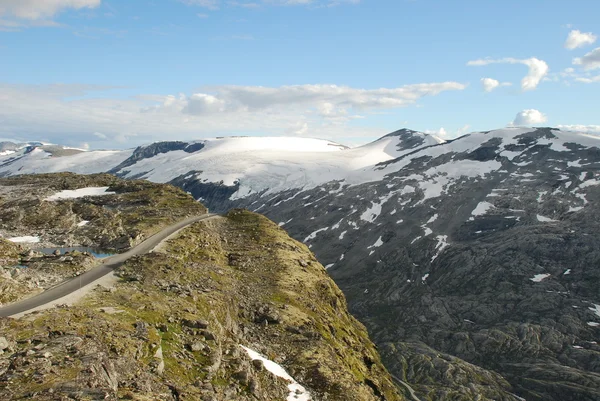 Auf dem Gipfel des Berges, dalsnibba, Norwegen — Stockfoto