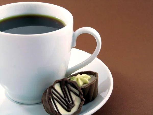 Чашка кофе и шоколадные фантазии — стоковое фото