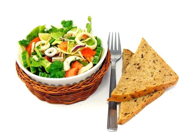 Míchaný salát s chlebem — Stock fotografie