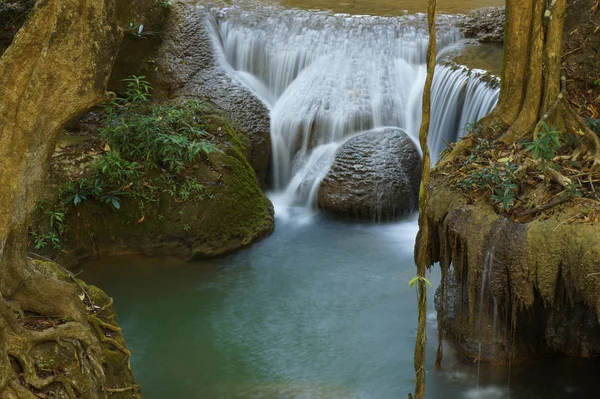 Wodospad Piękno Zielonych Krajobrazów — Zdjęcie stockowe