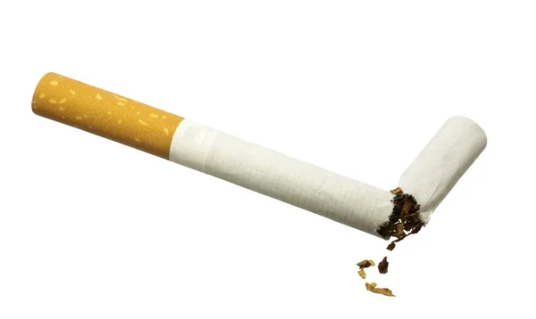 Бросить курить - Разбитая сигарета изолирована над белым — стоковое фото