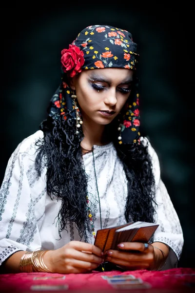 Cigana Fotografias De Banco De Imagens Imagens Livres De Direitos Autorais Cigana Depositphotos