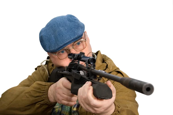 Homme Tenant Fusil Regardant Dans Vue Optique Studio Fond Blanc — Photo