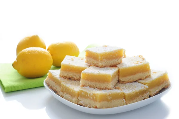 Zitronenplätzchen Auf Einem Teller Mit Einer Zitrone — Stockfoto